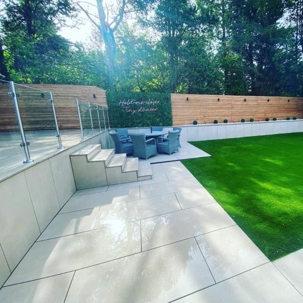 Storm White Porcelain Bullnose 900x450