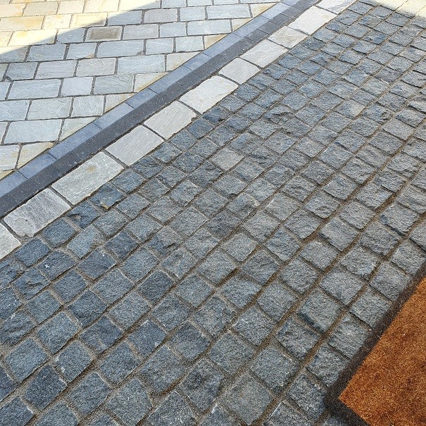 Black Granite Cobble 100x100mm