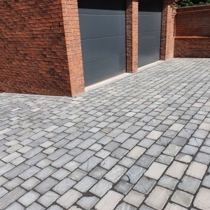 Silver Grey Sandstone Block Paving 150x150 (Tumbled & Hand Cut)